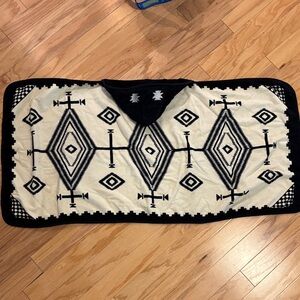 Pendleton Los Ojos hooded towel